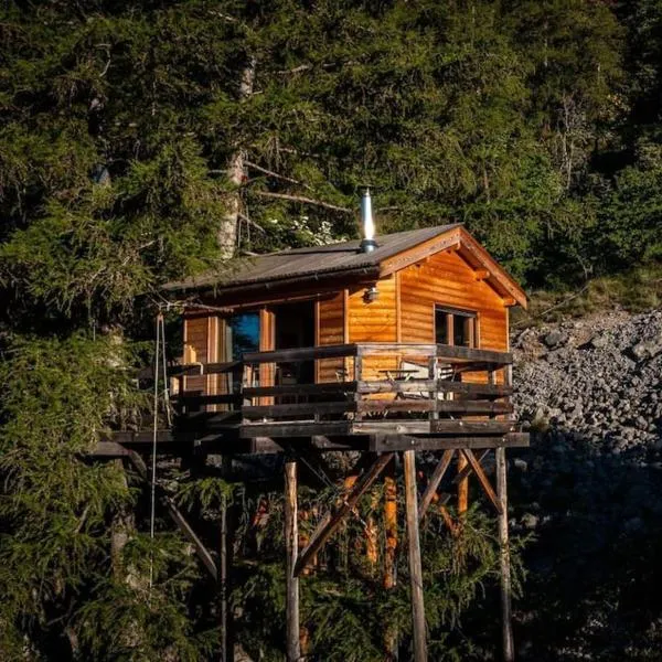 Cabane perchée avec sauna en pleine nature，加普的飯店