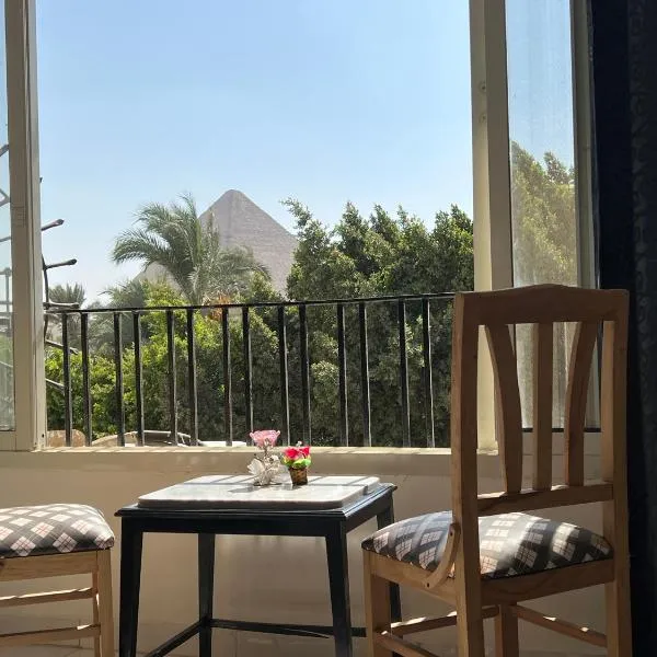 Miracle Pyramids View Hotel, hotel di Giza