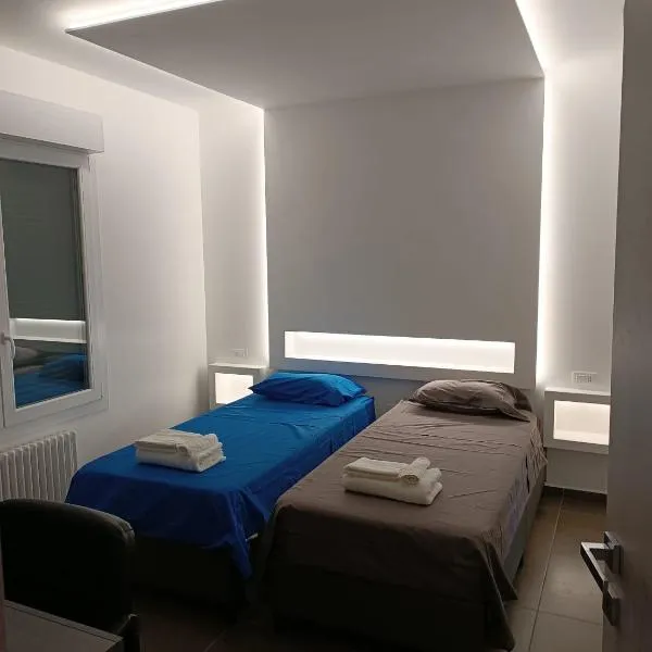 CIVICO 14 Holiday Rooms, hotel Suzzarában