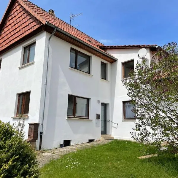 Ferienhaus mit Bar und Sauna, hotel in Duderstadt