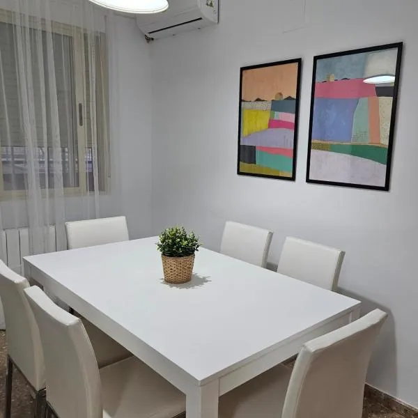 Alojamiento centrico en Hellin con garaje, hotel v destinaci Hellín