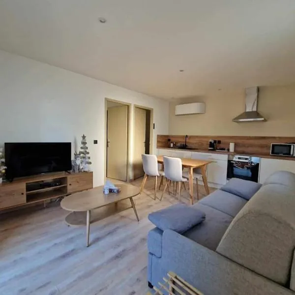 superbe logement privatif à côté de la via Rhona, hotel v destinaci Charmes-sur-Rhône