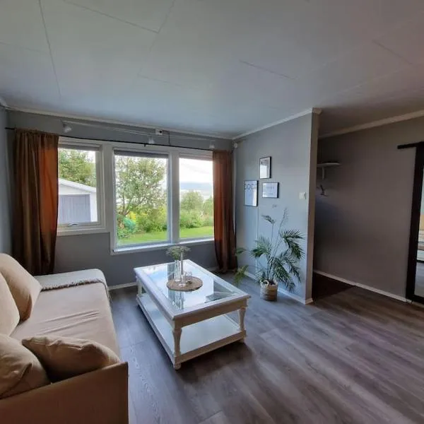 Leilighet i Tromsø、Kvaloyslettaのホテル