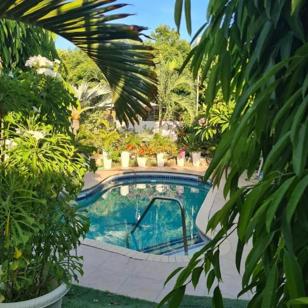 RDR Apartments, hotel v mestu Santa Catharina