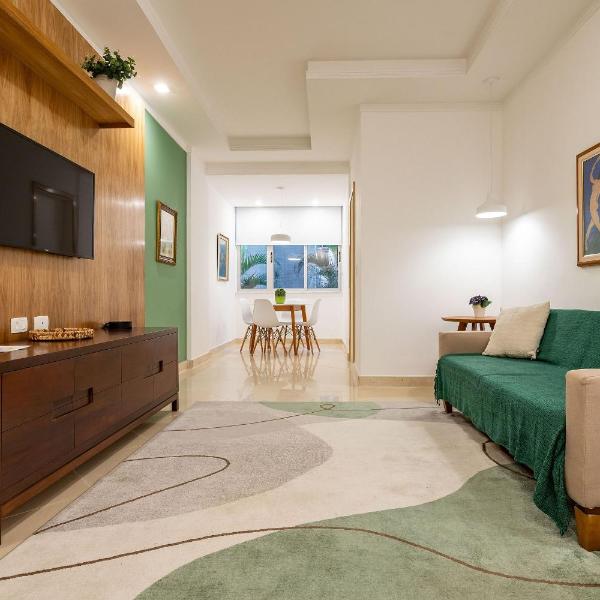 Novo. Vista Lateral para a Praia, 2 ou 3 quartos, wi fi, cozinha completa e ar.