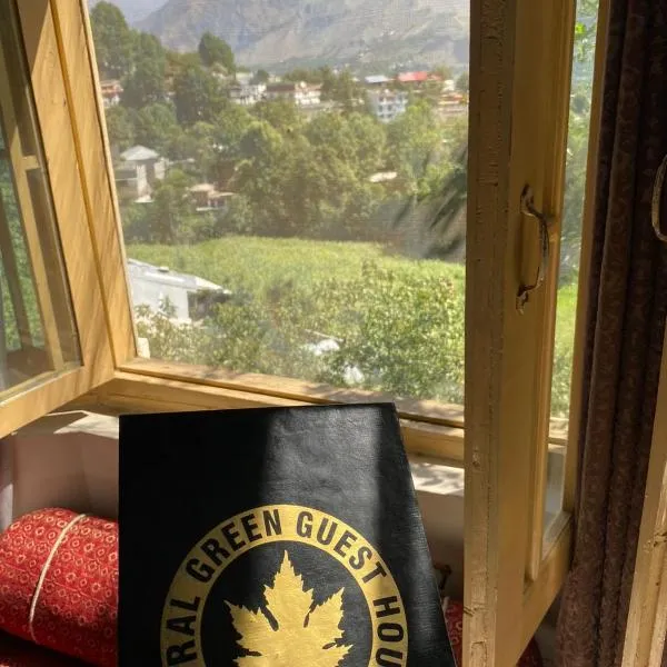 Chitral Green Guest House, hotel en Chitral