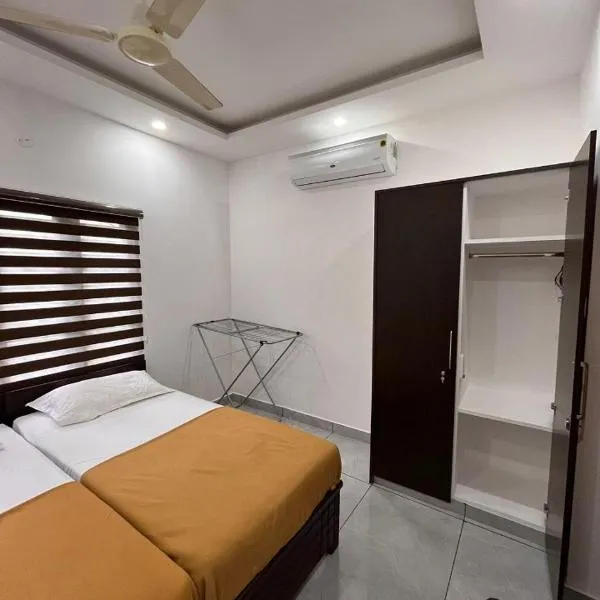 Jwel homes inn, hotel in Ernakulam