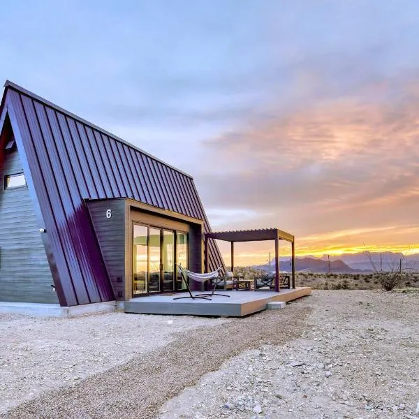 Stardust Big Bend Luxury A-Frame #6 with a great view, hotel in Terlingua