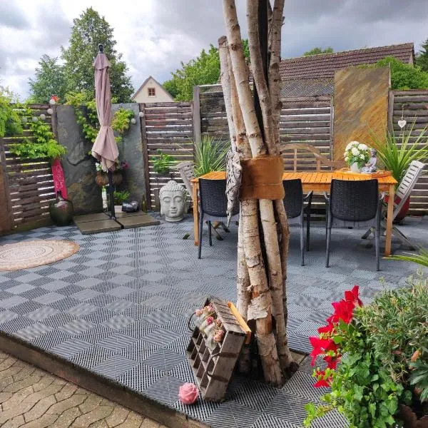 Pension-EINFACHANDERS, hotel i Wolframs-Eschenbach