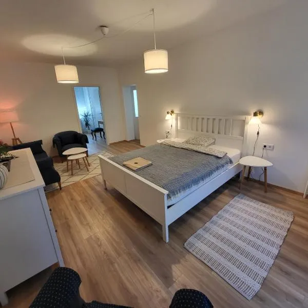 Kislakás a Béke téren - Esztergom, hotel v Ostřihomi