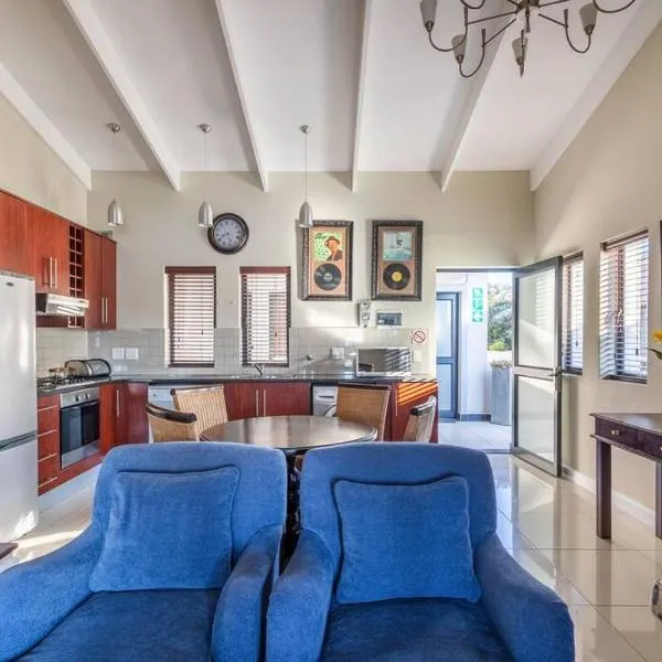 2 x Bedroom Loft apartment!, hotel in Knysna