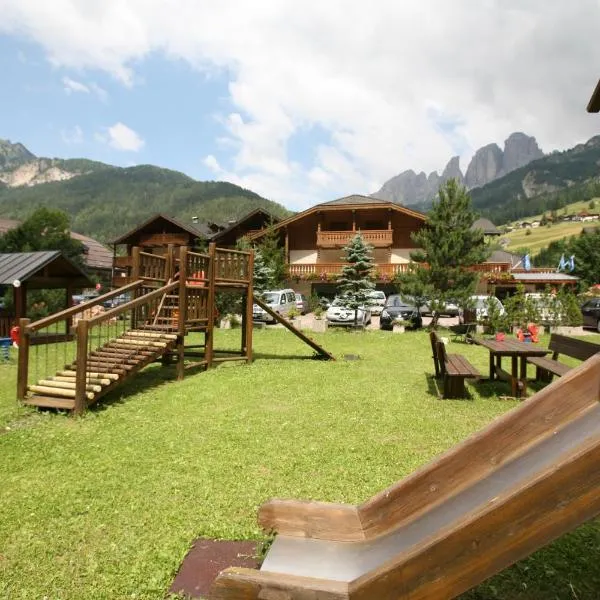 Hotel Sella Ronda Serenella, hotel in Campitello di Fassa