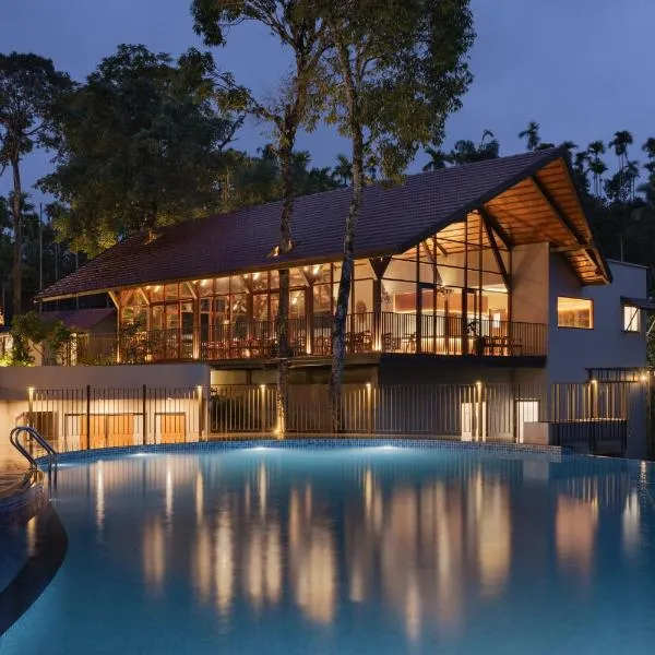 Sterling Lontano Waterfront Wayanad, hotel v destinaci Meppādi