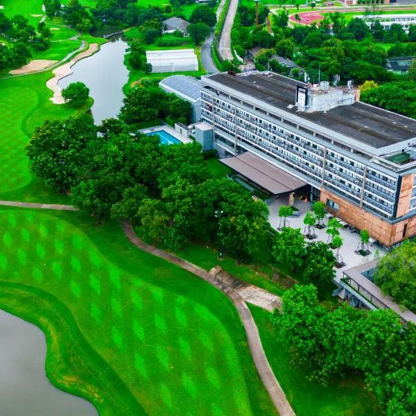 Tinidee Hotel Bangkok Golf Club - SHA Certified, hotel in Pathum Thani