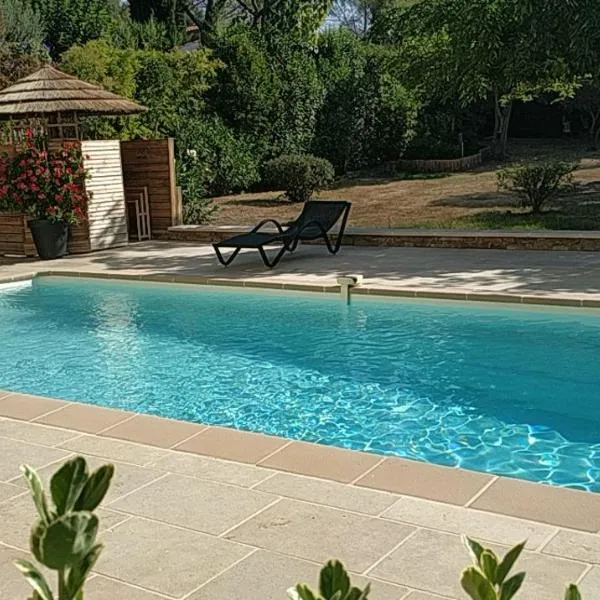 Haut de Villa VERDUREVE location de vacances, hotel di Fréjus
