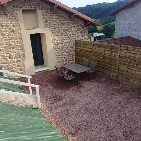 Appartement – hotel w mieście Cours la Ville