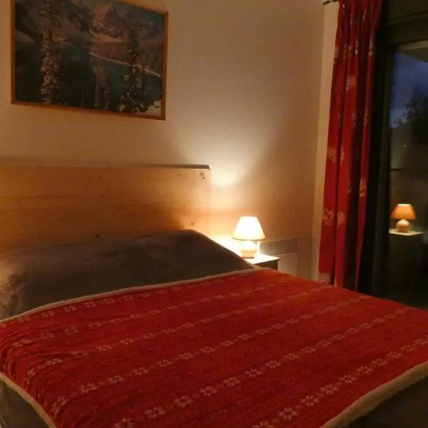 Joli T2 classé 2 étoiles avec coin cabine Briançon centre proche télécabine, hotel di Briançon