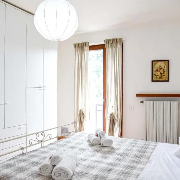 Appartamento Magnolia, hotel in Roe