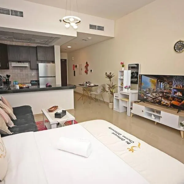 Queen Studio in City of Lights - Stylish Stay Near Reem Mall & Al Maryah Island, hotel in Abu Dhabi