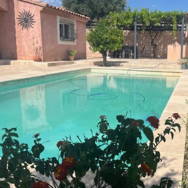 Les Oliviers, hótel í Beaucaire