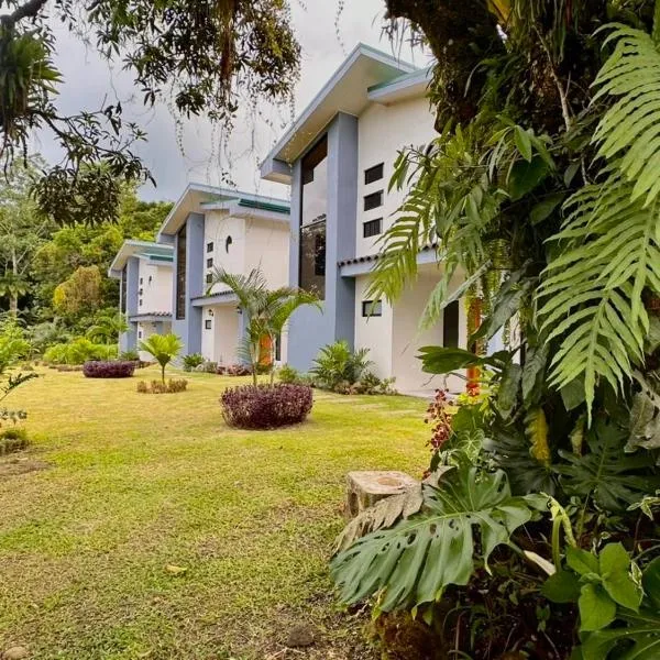 Villas Sapiens Arenal, hotel v destinaci Fortuna