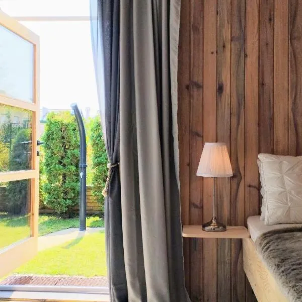 TESLA Garden & Spa, viešbutis mieste Veternik