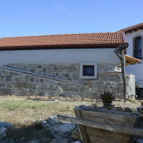 Casa da Lima - Nestled in Nature on Santiago's and Fatima's Path, Close to Coimbra and Rabacal, hotel v destinaci Alvorge