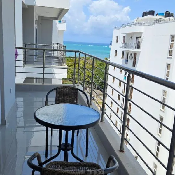 Luxurious 3br Condo with sea views in Nyali,Pool,Lift, hotel in Mombasa