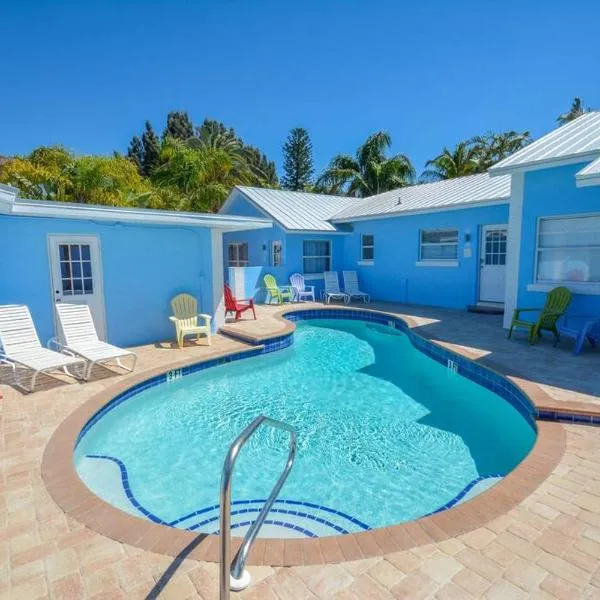 VILLA 2 walk to Siesta Beach, Pool, Daily Rentals, hotel v destinácii Sarasota