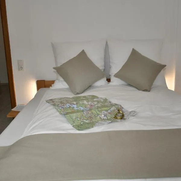 Gästehaus Eifelsteig, hotel v destinaci Schleiden