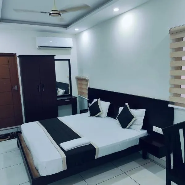 Grace Tourist Home, hotel v destinaci Ernakulam