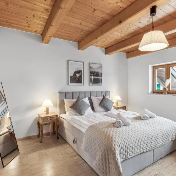 Casa Primavera - große Stadtvilla im Zentrum Miesbachs, hotel in Miesbach