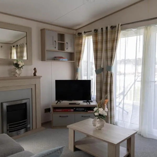 Hiba Luxury Lodge At Parkdean Cayton Bay Holiday Park、スカーバラのホテル