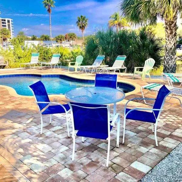 Sea Horse One Bedroom Pool Walk to Beach โรงแรมในซาราโซตา