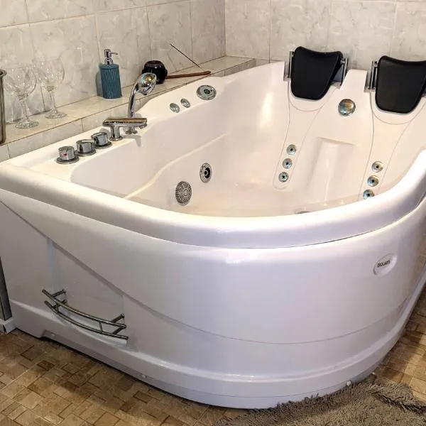 Entre naturaleza a 1 cuadra de la playa/Jacuzzi, khách sạn ở Salinas
