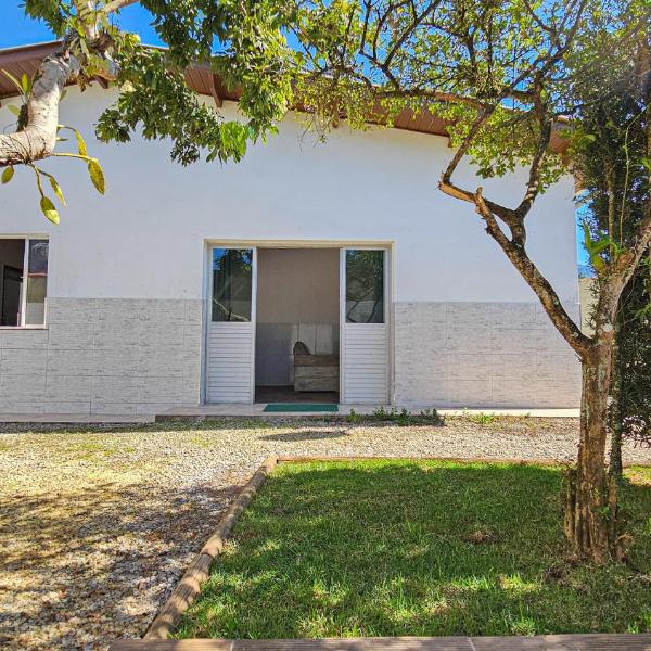 Casa 5 min apé da praia Maranduba 3Dorm WIFI