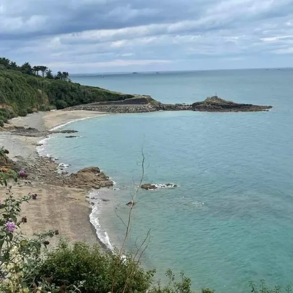 Charmante dépendance T3 vue Mer, hotel v destinácii Binic