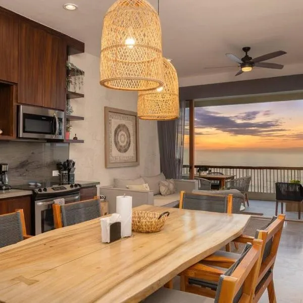 Unique BEACH FRONT condo with concierge, hotel v destinaci San José del Cabo