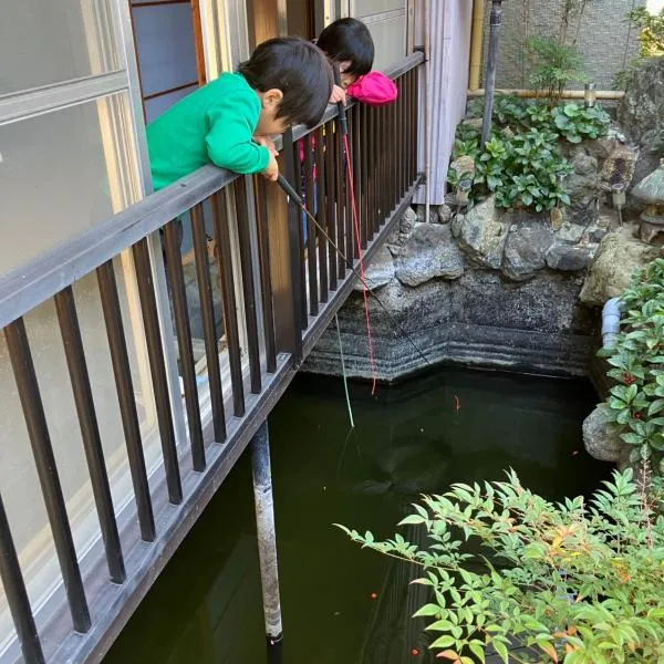 おれっちのひみつきち2、焼津市のホテル