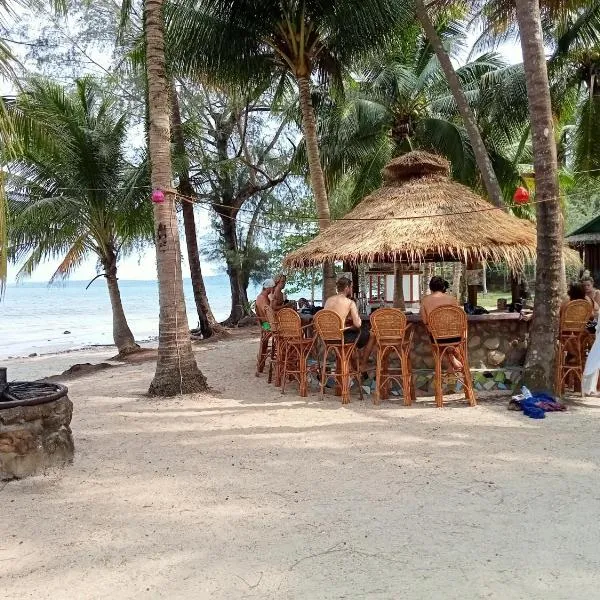 Salacia Palmbeach Hostel, hotel v destinaci Koh Rong Island