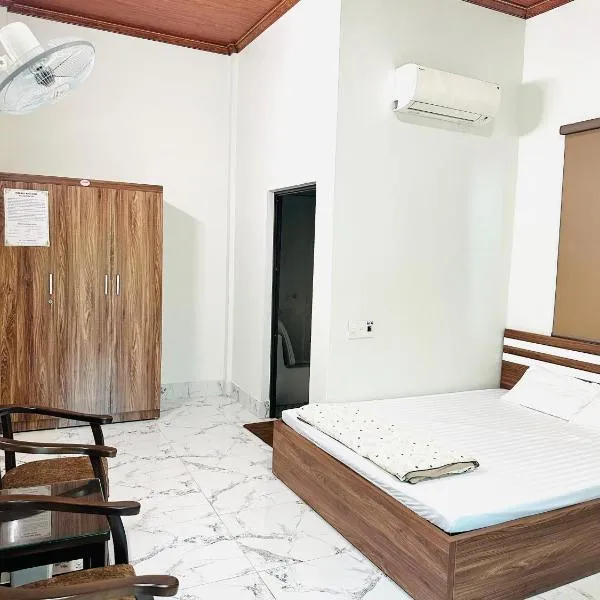 Nhà Nghỉ Tân Tiến, hotel v destinaci Hà Lộc