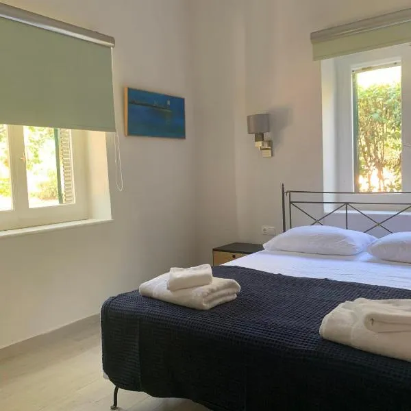 Aeacus Serenity Apartment, hotel v destinaci Aegina