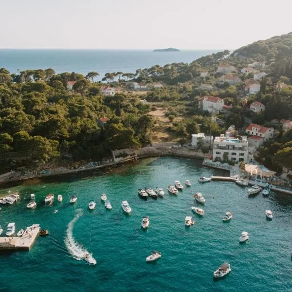 Kalamota Beach House: Koločep şehrinde bir otel