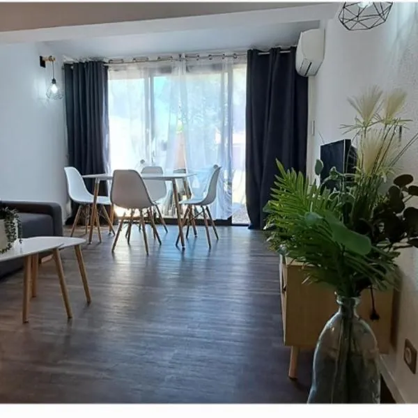 Appartement résidence de vacances les Hameaux de Camargue, hotel in Arles