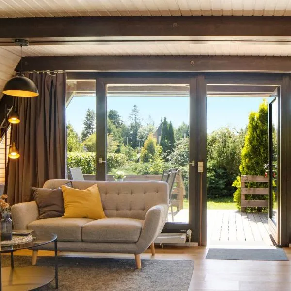 Ferienhaus Auszeit mit Terrasse, hotel in Tennenbronn