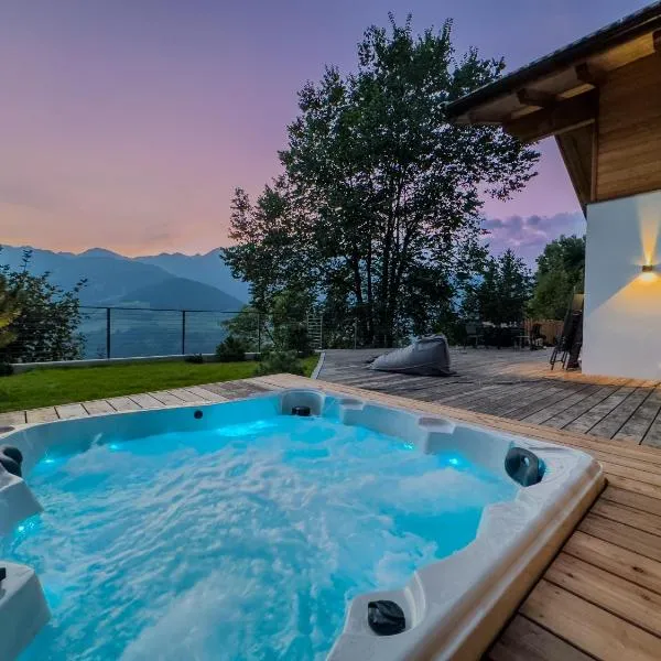 Chalet Astra, Whirlpool & Sauna, hotel in San Pancrazio dʼUltimo