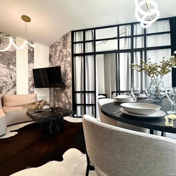 ŁĄKOWA Apartment ~ 1000m Main Square ~ Self Check-In 20h, hotel in Wrocław