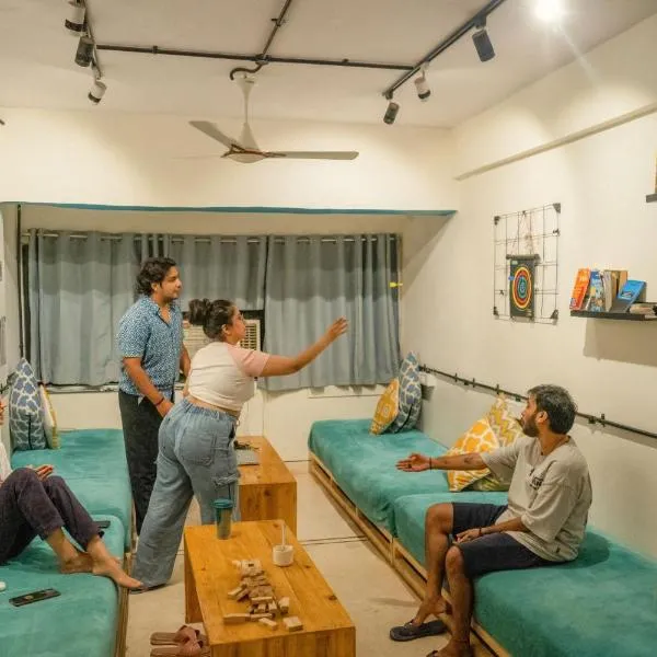 Locomo Express - Stay Work Eat, hotel v Bombaji