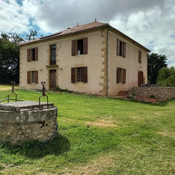 maison, hotel v destinaci Montesquiou