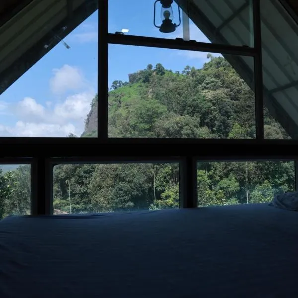 Nest In Mist Munnar Service Villa, hotel in Munnar